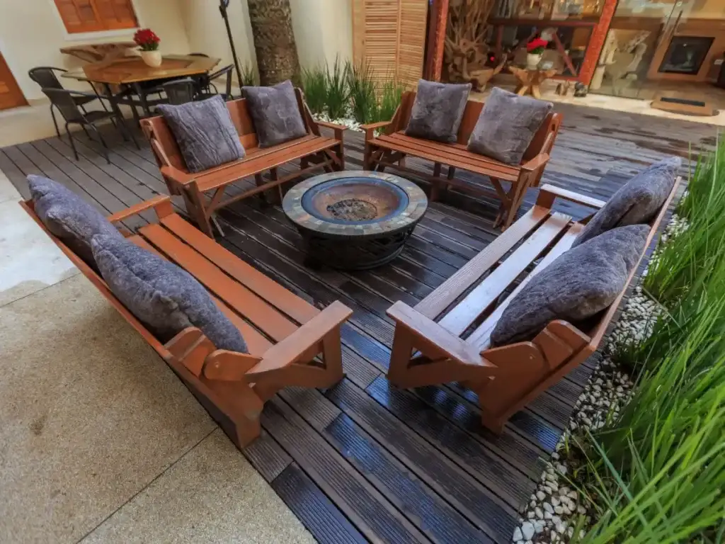 Backyard deck seating - Chameleon Property Rehabs